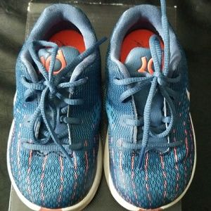 Nike toddler sneakers